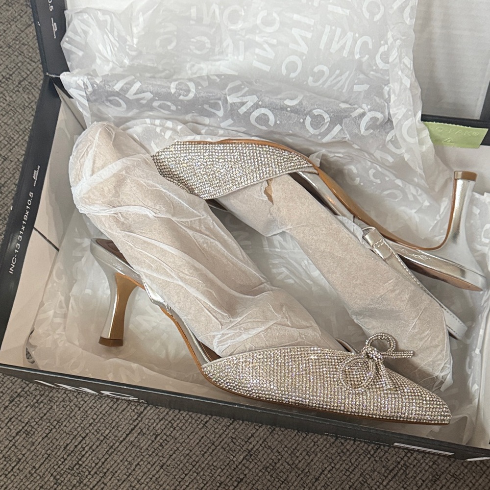 INC International Concepts Silver Bow Heels